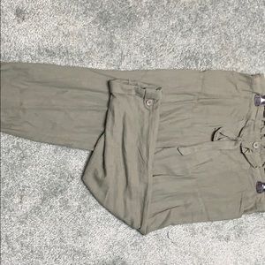 Green Flowy Pant Tapered Pockets